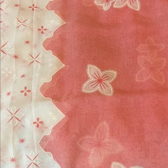 Pink & white scarf. NWT - Picture 2 of 6